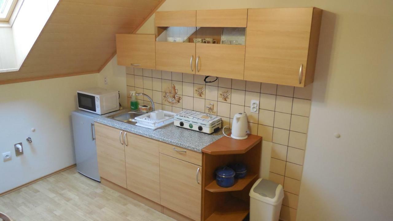 Privat Pod Kostolom - Ubytovanie Valča Extérieur photo