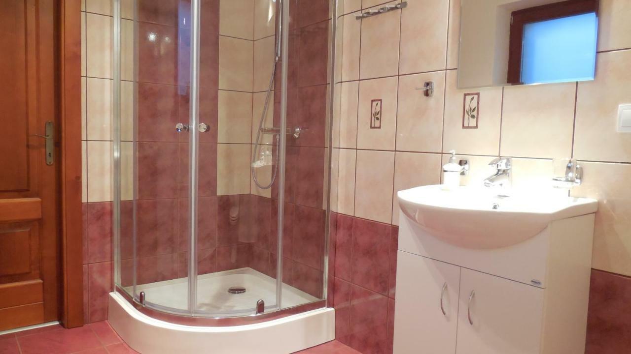Privat Pod Kostolom - Ubytovanie Valča Extérieur photo