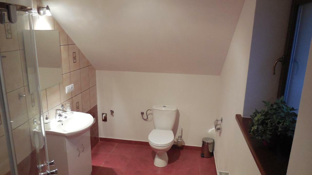 Privat Pod Kostolom - Ubytovanie Valča Extérieur photo